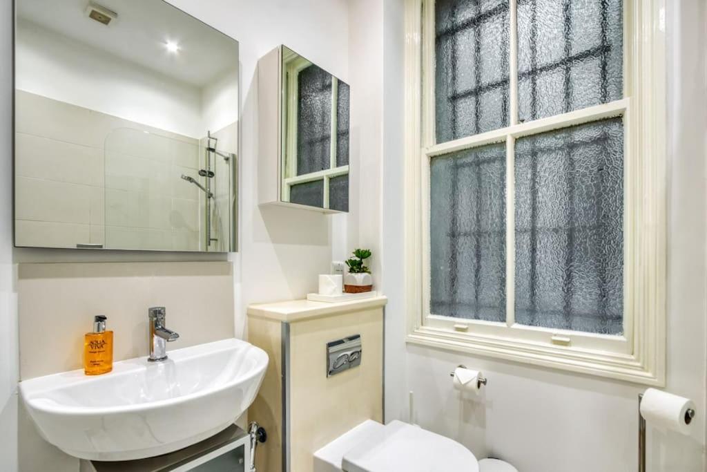 2bed 2bath Earls Court Apartamento Londres